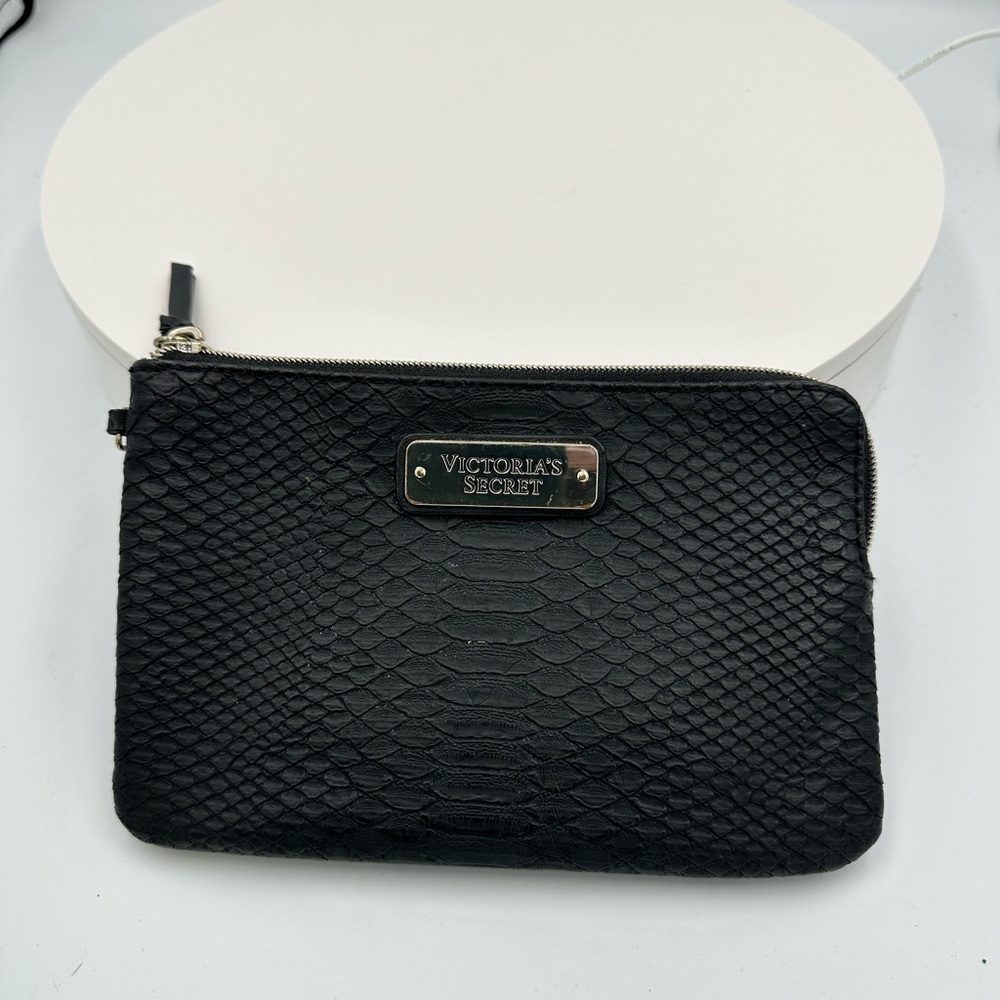 💥LAST CHANCE💥 Victoria's Secret Black Clutch Bag